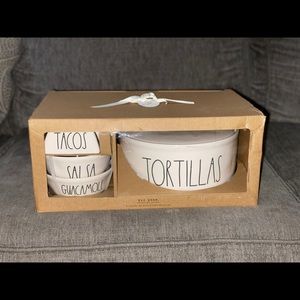 Rae Dunn Taco Set